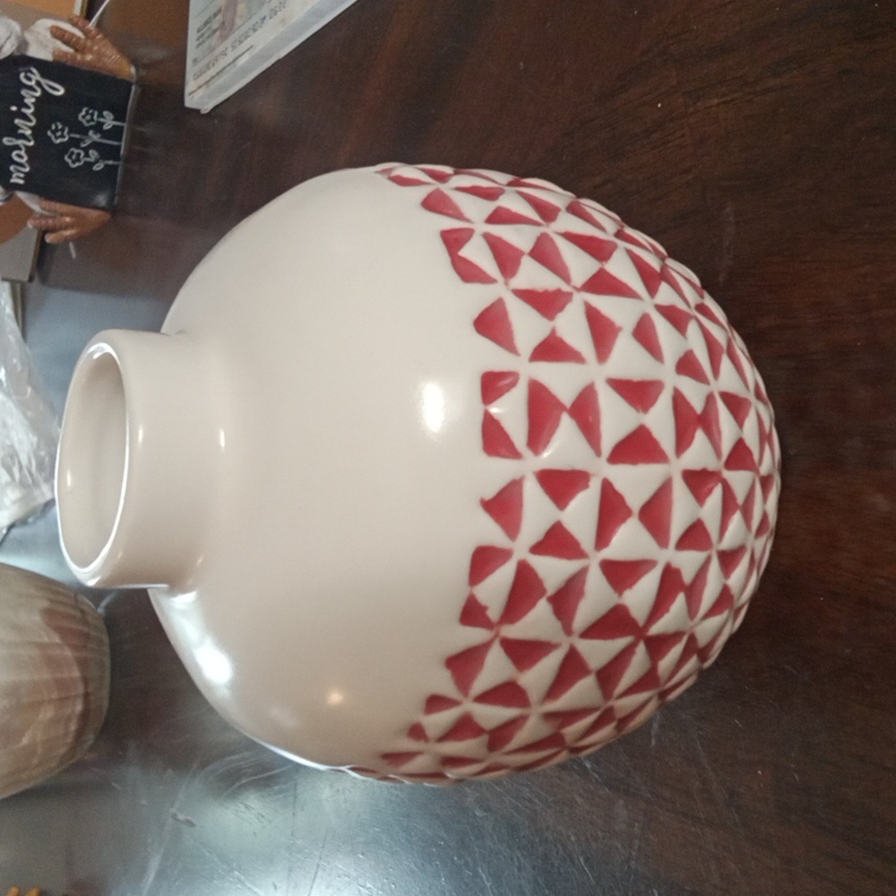 #737 Apple Vase